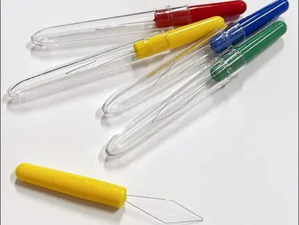 Nawlekacz do nici z rączką