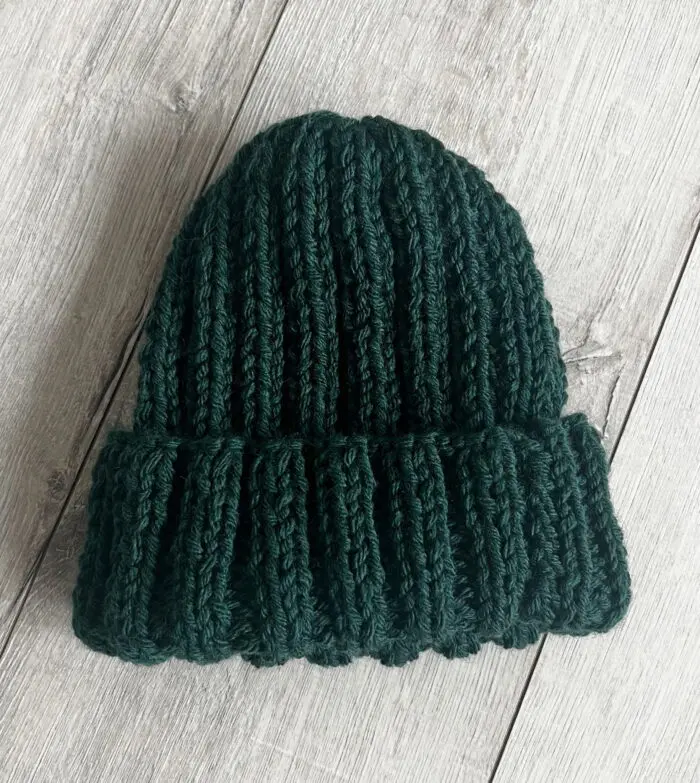 Ręcznie Robiona Czapka Ciemnozielona