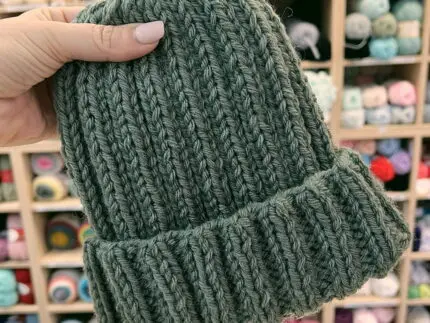 Ręcznie Robiona Czapka SZAROZIELONA