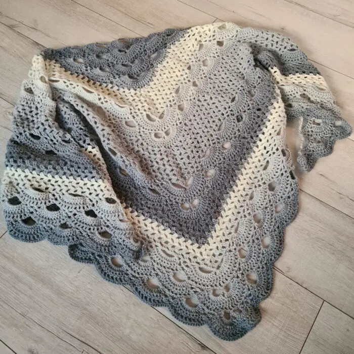 Ręcznie Robiona Szara CHUSTA XXL (1)