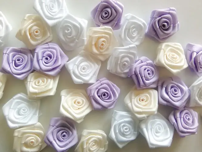 rozyczki-satynowe-3-cm RÓŻYCZKI SATYNOWE 3 cm