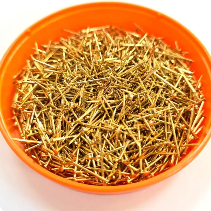 SZPILKI KRÓTKIE 13 mm ZŁOTE (62901) PONY