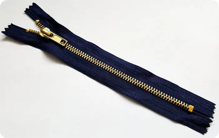 Zamek  METALOWY błyskawiczny 20cm