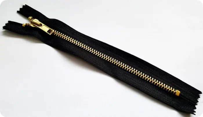 Zamek  METALOWY błyskawiczny 20cm