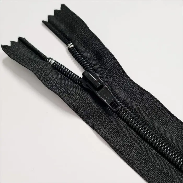 Zamek ŻYŁKOWY 5mm (spiralny) 20cm CZARNY