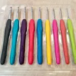 Zestaw kolorowych SZYDEŁEK z gumową rączką 2-6mm