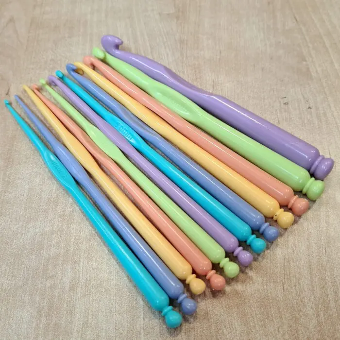 Zestaw SZYDEŁEK plastikowych 2-10mm