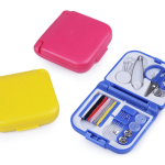 Przybornik do szycia w plastikowym etui