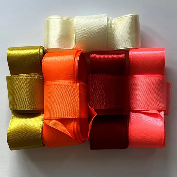 koncowkiwstazeksatynowtch (1)-min Zestaw wstążek satynowych 25mm 5x1m (W1) - obrazek 1