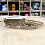 Rzemyk warkoczyk 5mm beżowy (imitacja zamszu) - obrazek 3