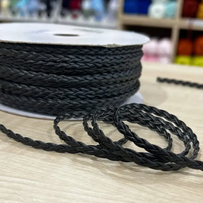 Rzemyk warkoczyk 5mm czarny (eko-skóra) - obrazek 2