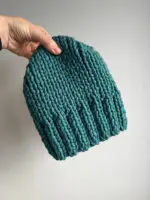 Ręcznie Robiona Czapka 100% merino - szmaragd