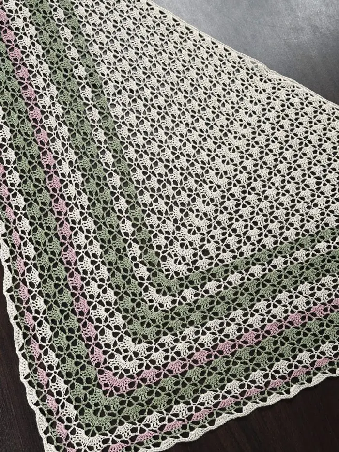 Chusta "Magnolia" – ręcznie robiona chusta na szydełku – 100% bawełna - obrazek 5