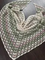 Chusta "Magnolia" – ręcznie robiona chusta na szydełku – 100% bawełna - obrazek 6