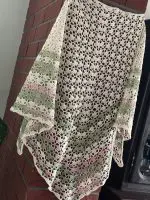 Chusta "Magnolia" – ręcznie robiona chusta na szydełku – 100% bawełna - obrazek 4