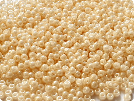 KORALIKI TOHO 11/0 OPAQUE Lt. beige (123) 10g