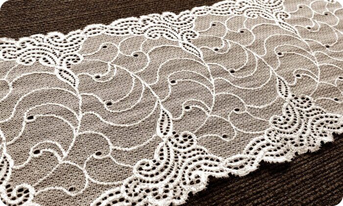 KORONKA ELASTYCZNA ECRU - szer. 16,5 cm