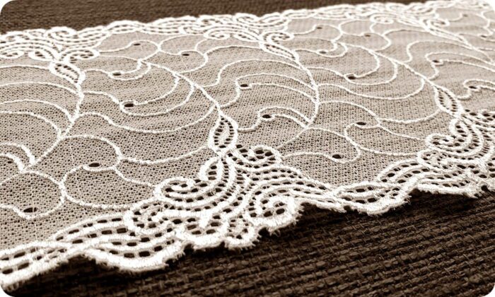 KORONKA ELASTYCZNA ECRU - szer. 16,5 cm