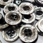GUZIKI NA DZIURKI 28 mm (GU84) 1szt