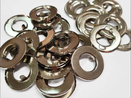 Metalowe oczka zaciskowe