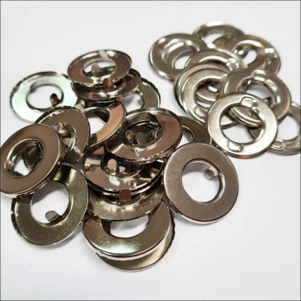 Metalowe oczka zaciskowe